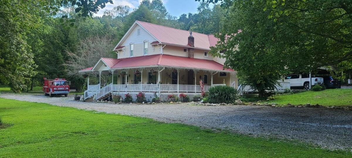 Misty Mountain Inn Blairsville Exterior photo