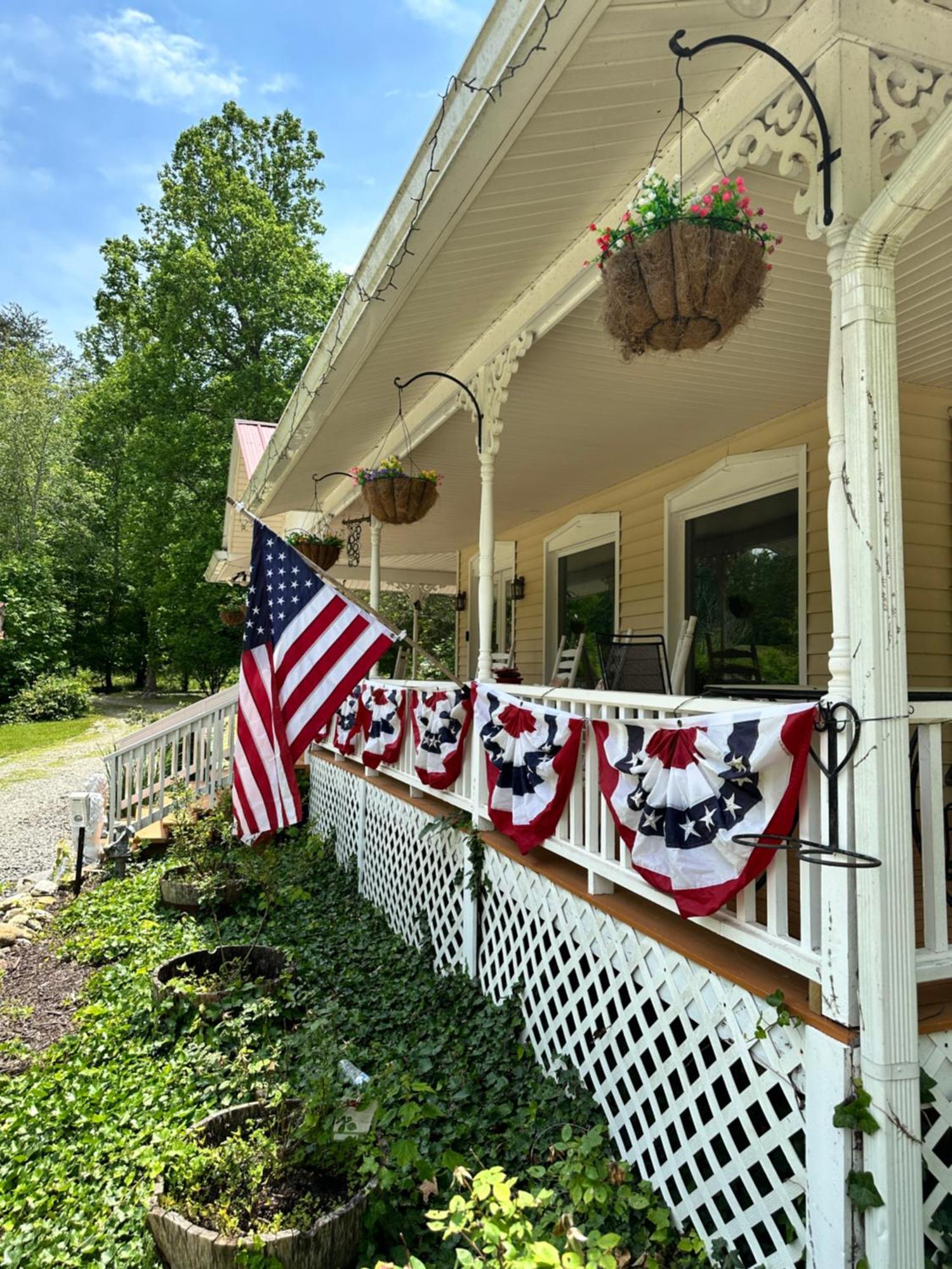 Misty Mountain Inn Blairsville Exterior photo